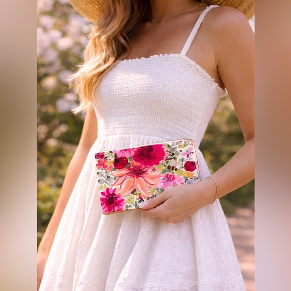 kate spade Handbags - Kate Spade Floral Dahlia Clutch Pouch NWOT